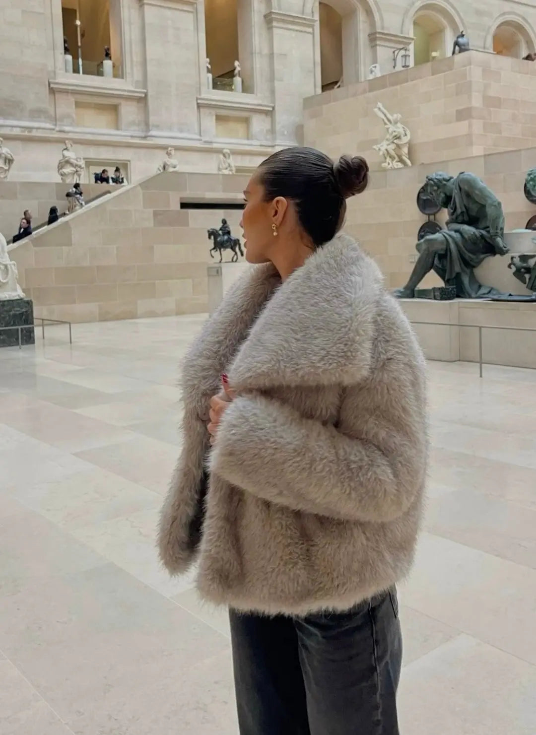 https://www.maven-london.com/products/faux-fur-jacket-women-1.jpg
