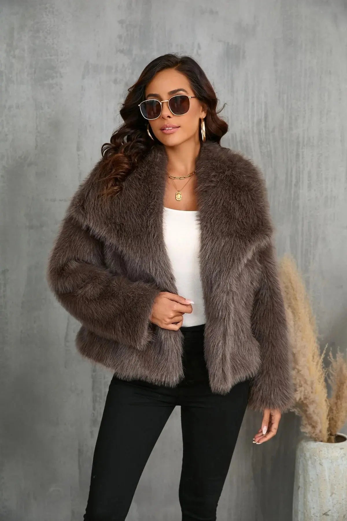 https://www.maven-london.com/products/faux-fur-jacket-women-1.jpg
