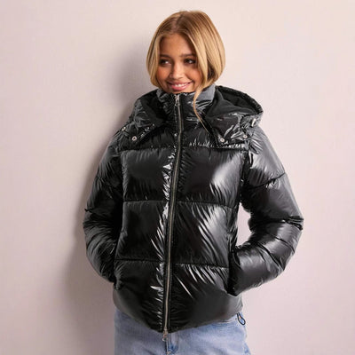 https://www.maven-london.com/products/shiny-quilted-puffer-jacket-women-1.jpg
